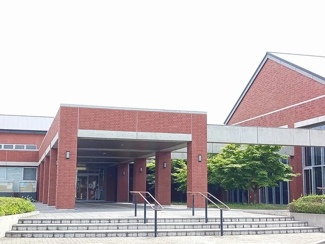 姫路市飾磨支所まで900m