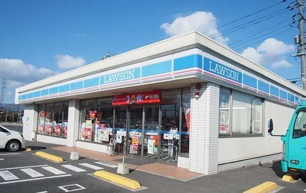 ローソン東津田店まで1700m