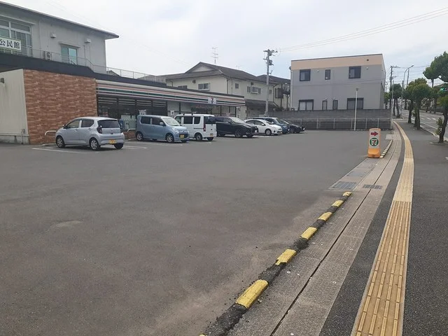 セブンイレブン諫早福田町店まで184m