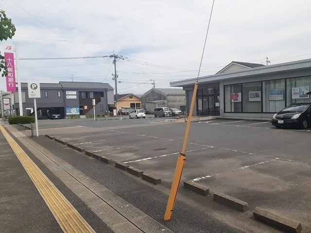 十八親和銀行東諫早支店まで87m