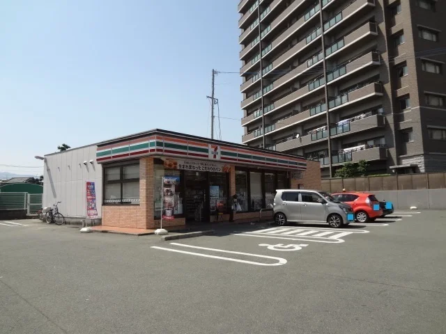 セブンイレブン　池田一丁目店まで550m