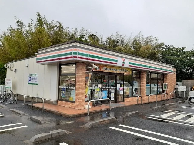 セブンイレブンまで1100m