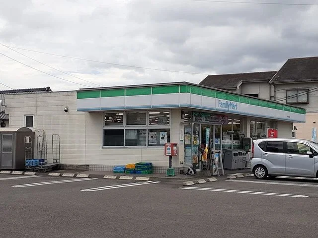 ファミリーマート轟公園入口店まで400m