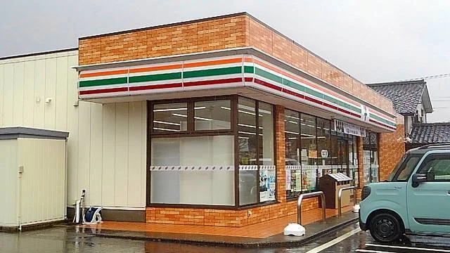 セブンイレブン　青海八久保店まで1400m