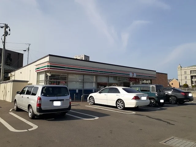 セブンイレブンまで425m