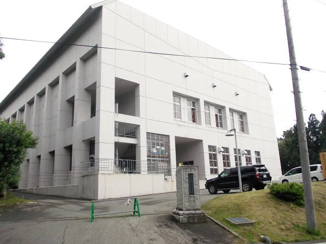 県立横手城南高等学校まで1100m