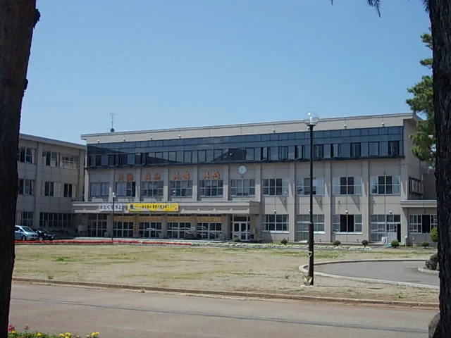 大曲中学校まで350m