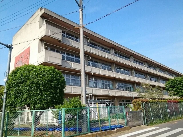 久喜市立栗橋小学校まで1100m