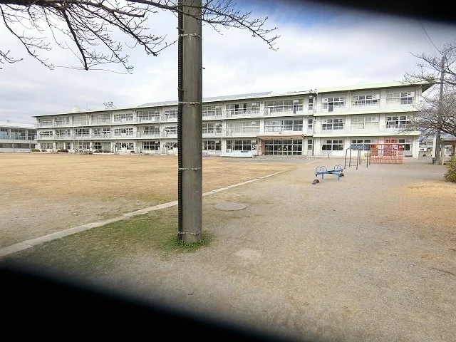 弾正小学校まで800m