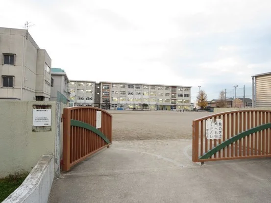 岐阜市立島小学校まで1200m