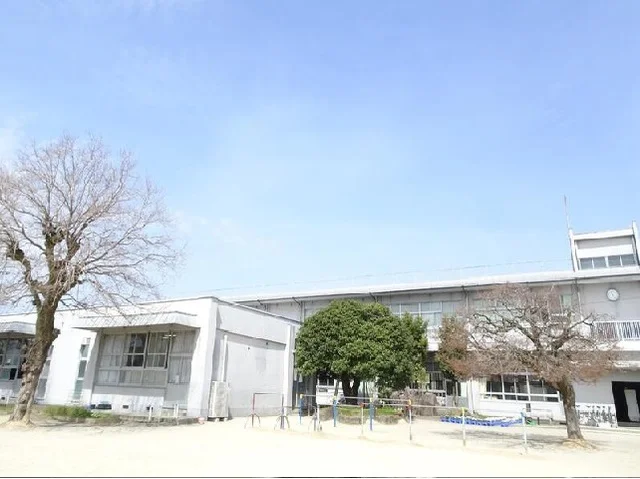 豊福小学校まで850m