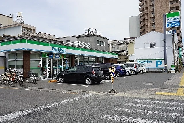 ファミリーマートまで1000m