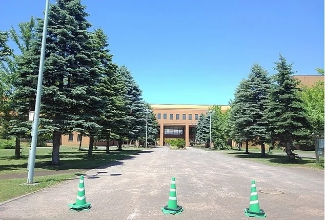 大学まで100m