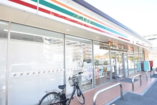 セブン-イレブンまで130m