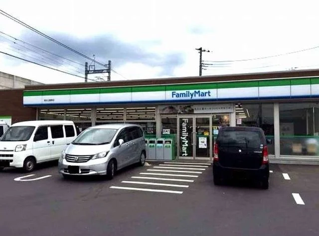 ファミリーマートまで1150m