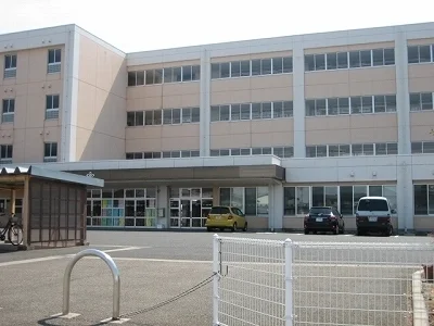 五泉中学校まで700m