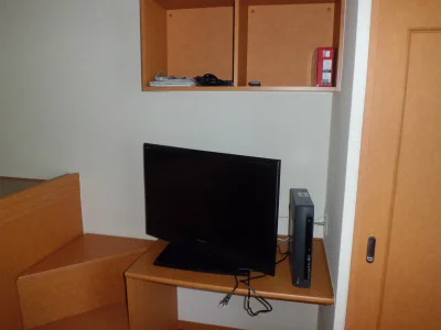 32インチの液晶テレビ付です。