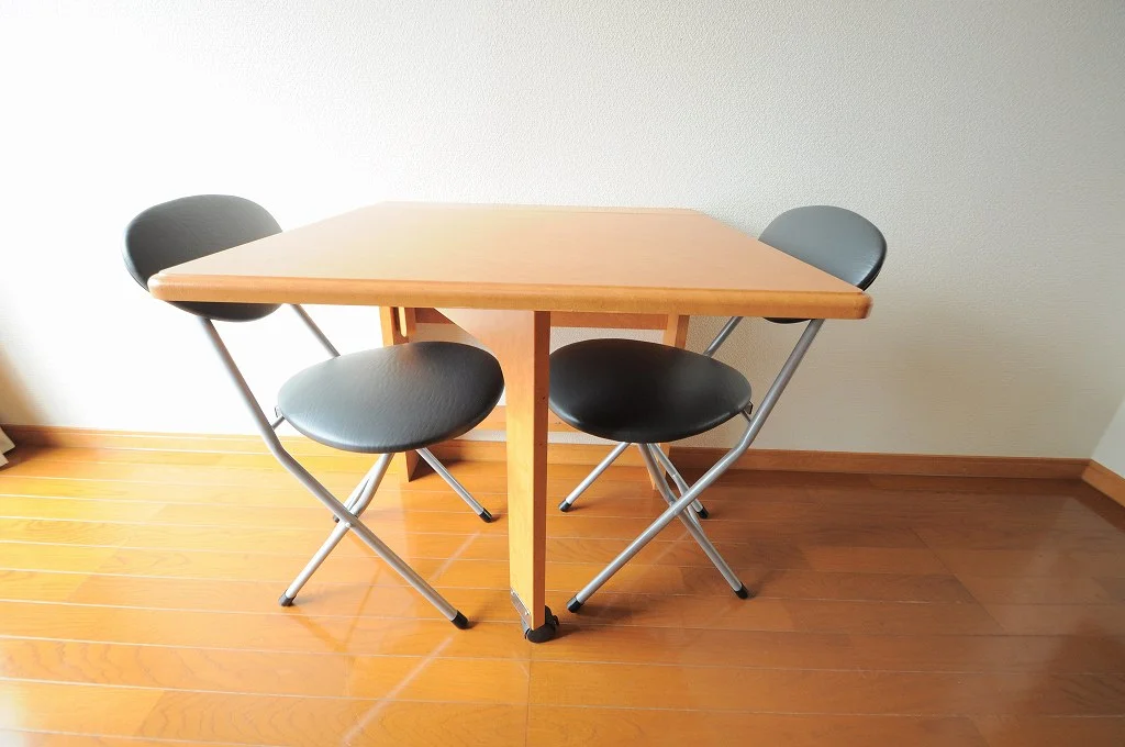 テーブル椅子つき