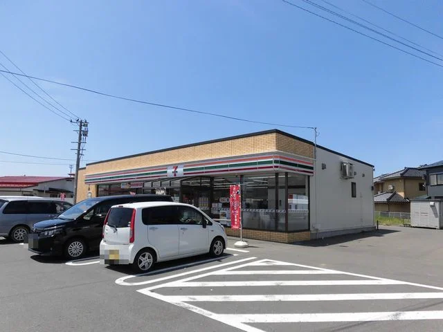 セブンイレブン　由利本荘石脇店まで300m