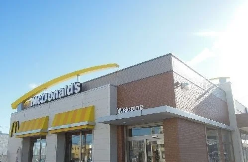 マクドナルドまで1200m