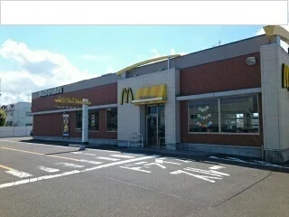 マクドナルド４５４八戸西店まで2300m