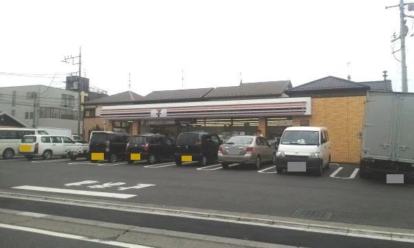 セブン　さいたま曲本3丁目店まで550m
