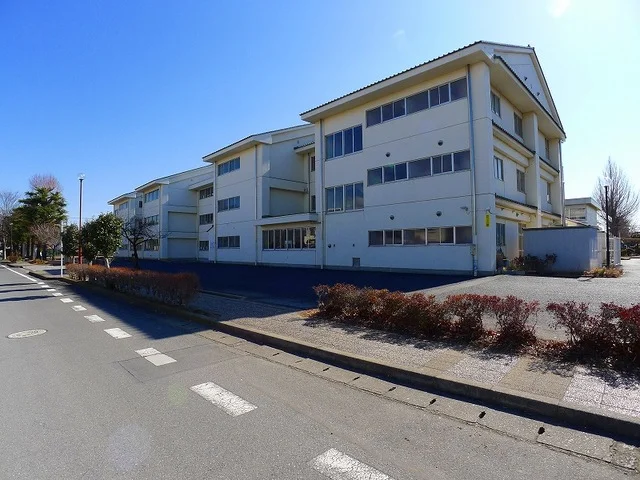 館林市立第一小学校まで400m