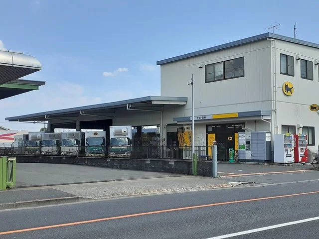 ヤマト運輸まで711m