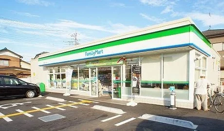 ファミリーマートまで600m