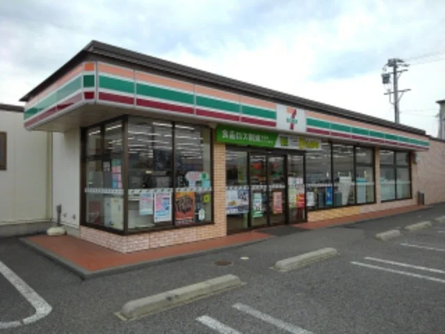 セブンイレブン篠の井バイパス店まで76m