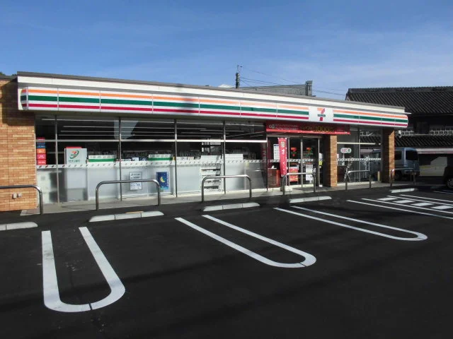 セブンイレブン瀬戸駅前店さんまで650m