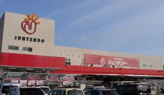 ジュンテンドーまで1800m