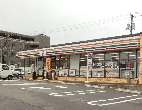 セブンイレブンまで800m