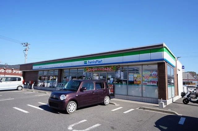 ファミリーマート　御開3丁目店まで160m