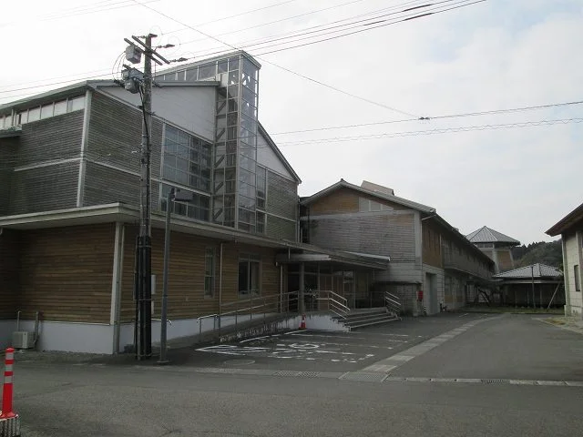 宮崎市立高岡小学校まで250m