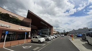 オアシスタウンまで1400m