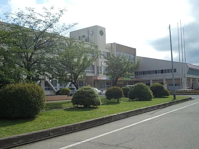 大曲小学校まで900m