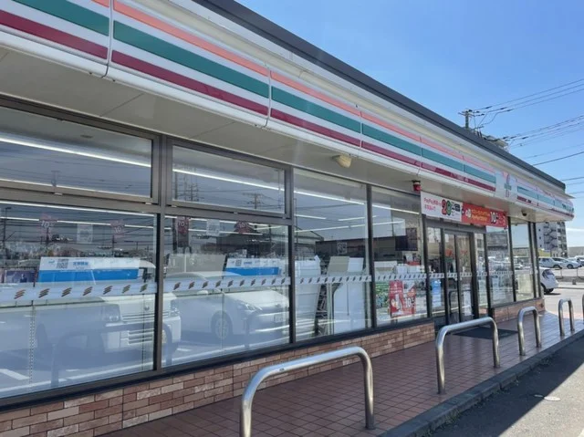 セブンイレブン牛久駅西店まで2000m