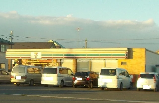 セブンイレブンまで97m