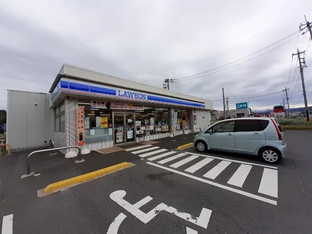 ローソン子持鮎沢店まで650m