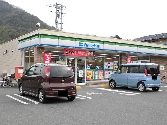ファミリーマート因島因北店まで180m
