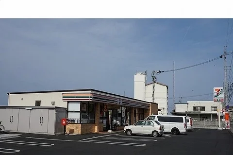 セブンイレブン津田４丁目店さんまで750m