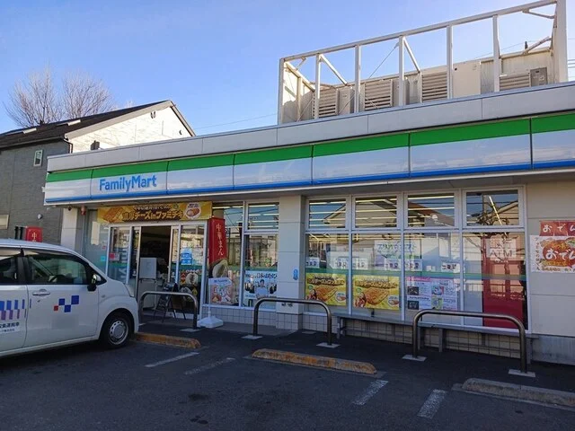 ファミリーマートまで403m