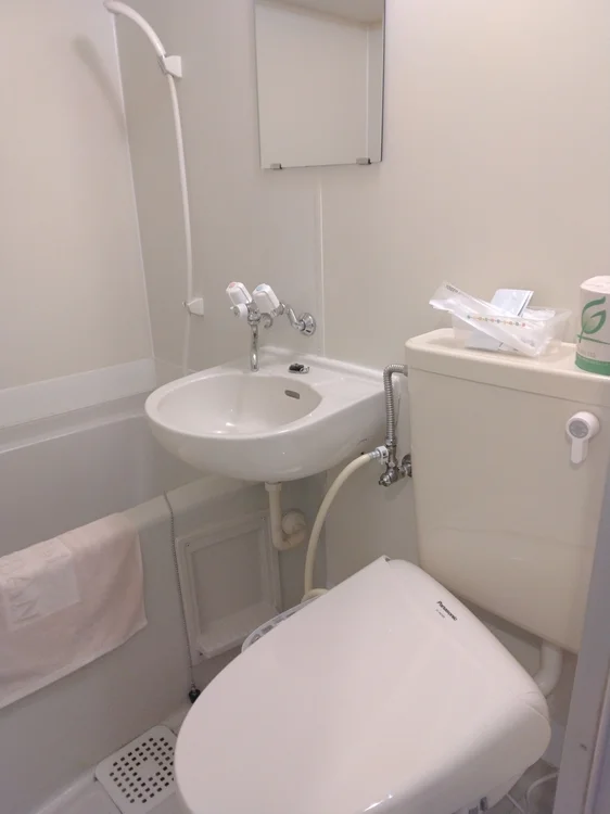 ユニットバス・定期クリーニングでテッシュ・トイレットペーパー備品補充あり。