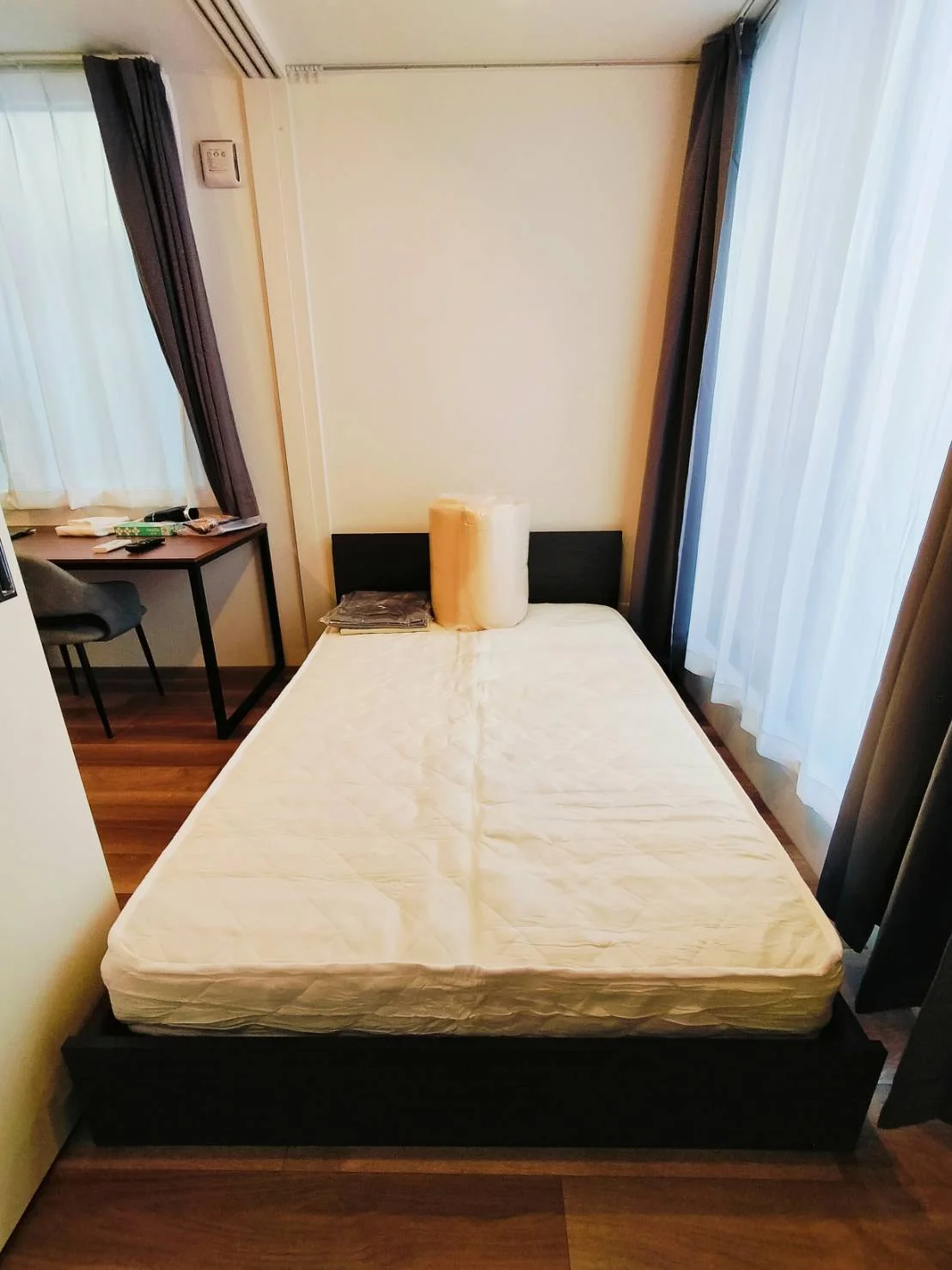 ベットはセミダブル