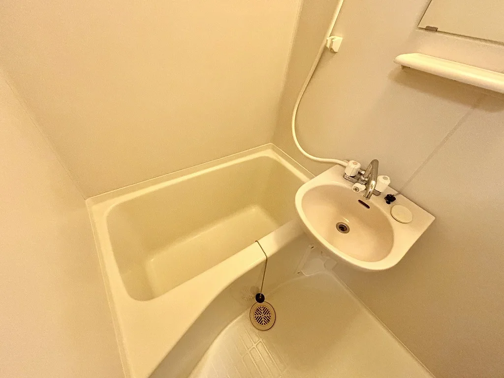 設備・仕様は号室により異なる為、現況を優先いたします。