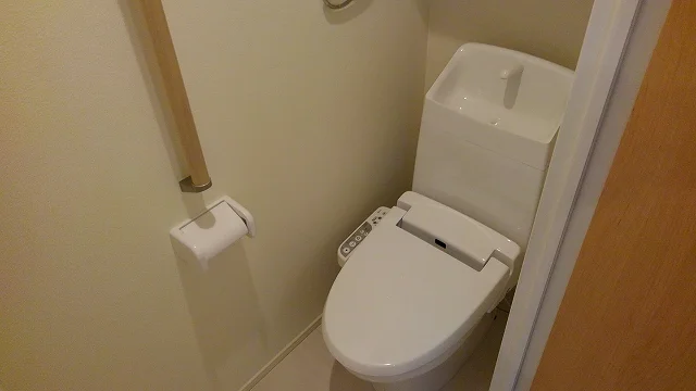 温水洗浄便座付きです。