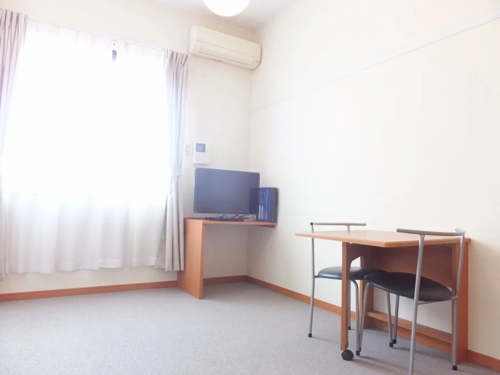 備え付きのテーブルは折り畳むことが出来ます！