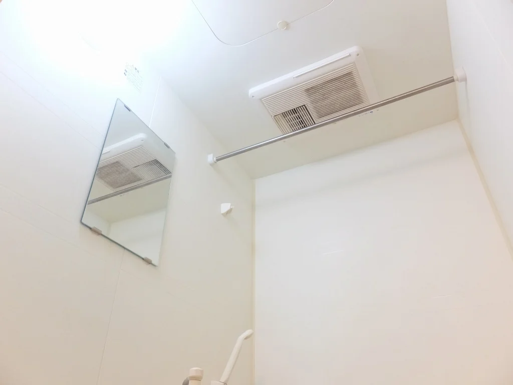 浴室には換気乾燥機付きなので雨の日のお洗濯も安心です。