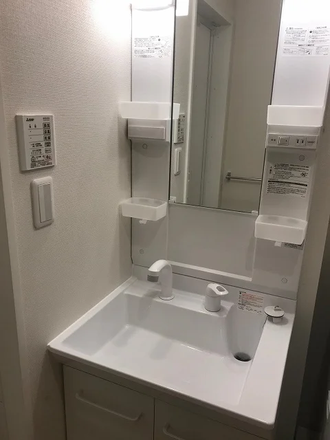 独立洗面台